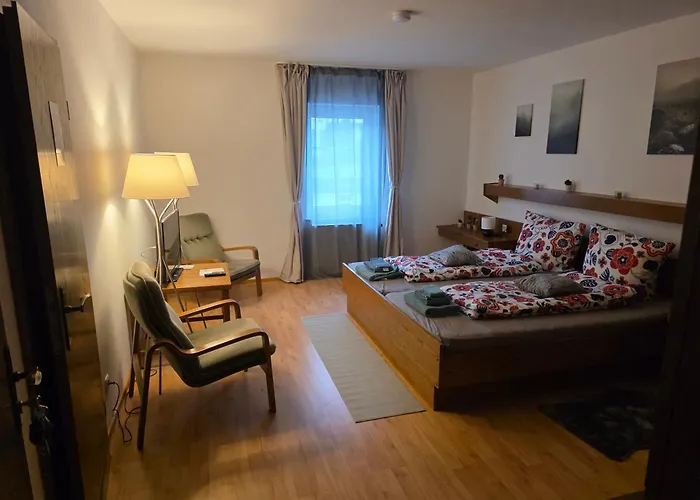 Kaiser Friedrich Hotel *