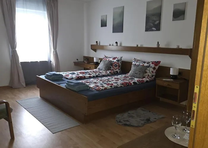 Kaiser Friedrich Hotel *